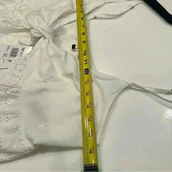 NWT Roxy women’s white eyelet crop top. Ties in front Size Large - Picture 8 of 11